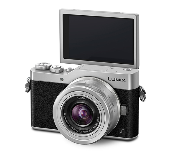 panasonic-lumix-GX800KEGS-slant-LCD-produktbild.jpg