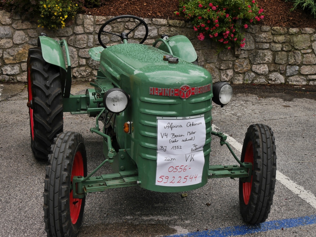 Alpina Traktor.jpg