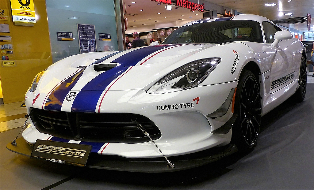 Dodge Viper ACR.jpg