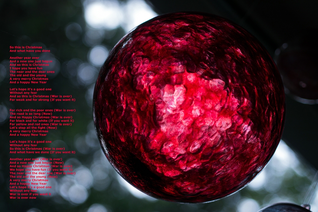 comp_Christbaumkugel 1text (P1130521).jpg