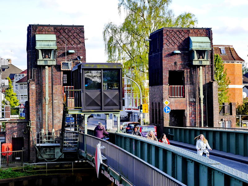 Cäclilien Brücke in Oldenburg.jpg