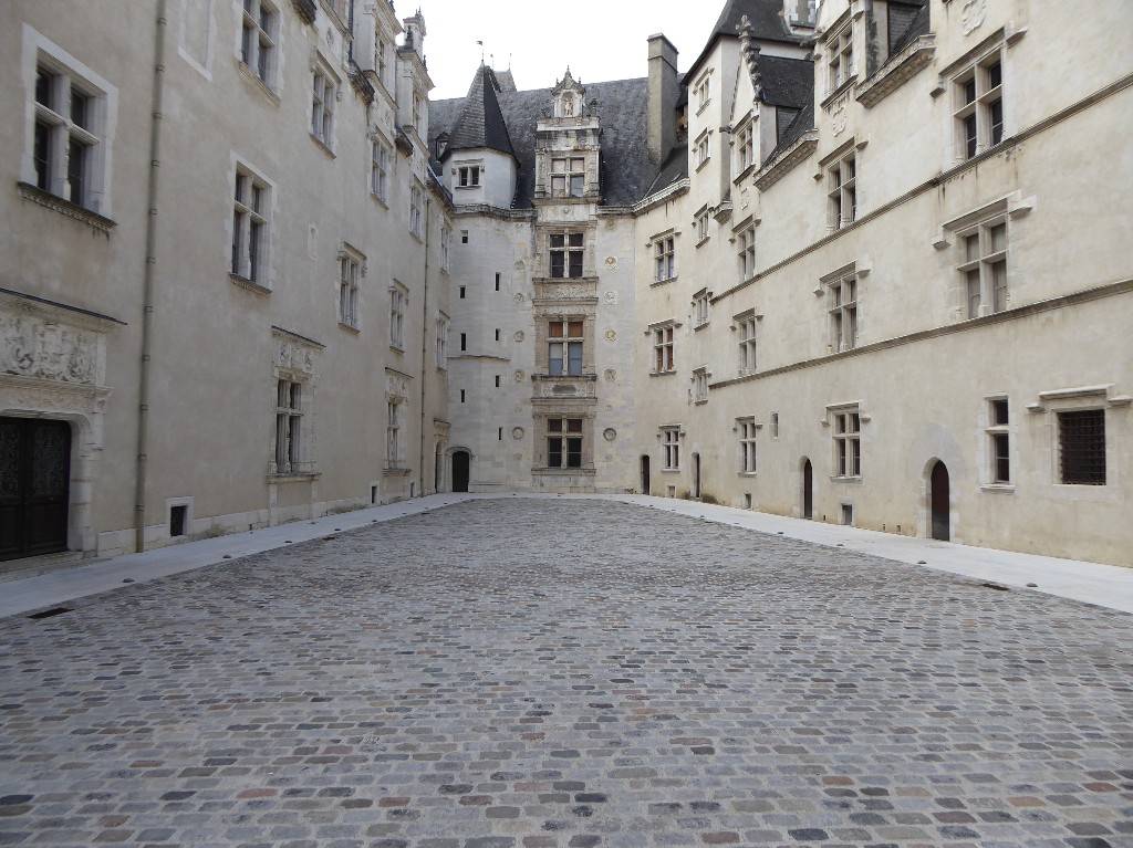 Chateau de Pau Frankreich.jpg