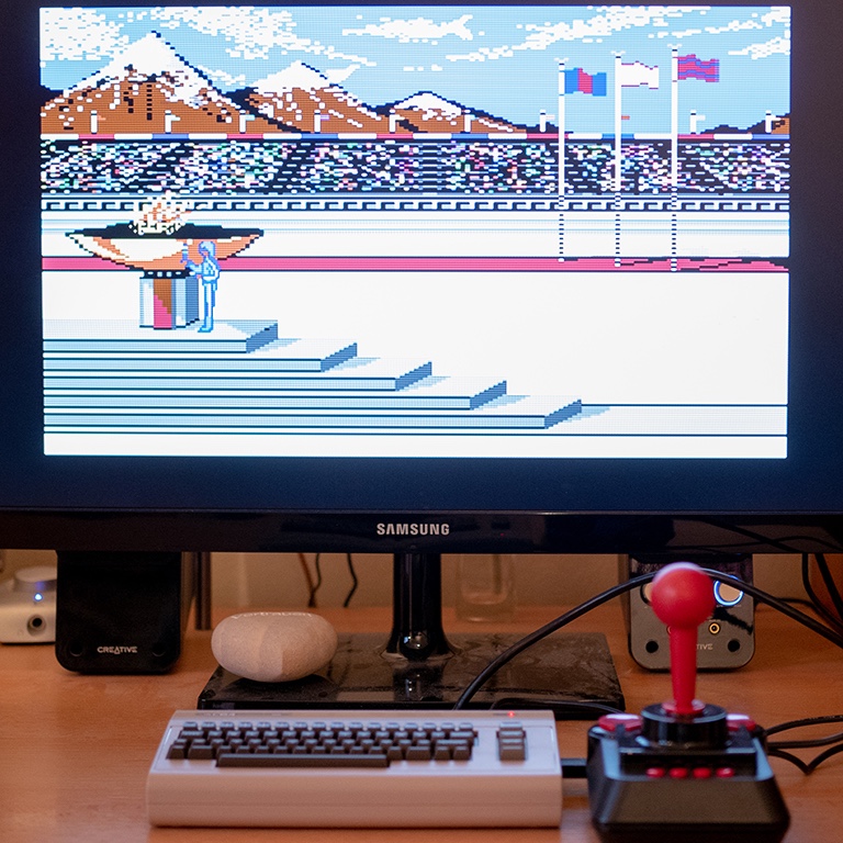 C 64 mini 03.jpg