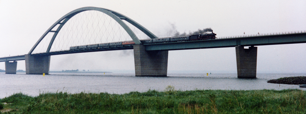 F1-Fehmarnsundbruecke-1988-06-09-001.jpg