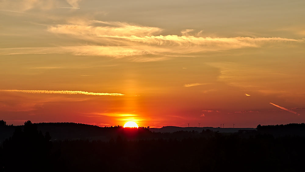 Sonnenuntergang_Juli2019_100x563px.JPG