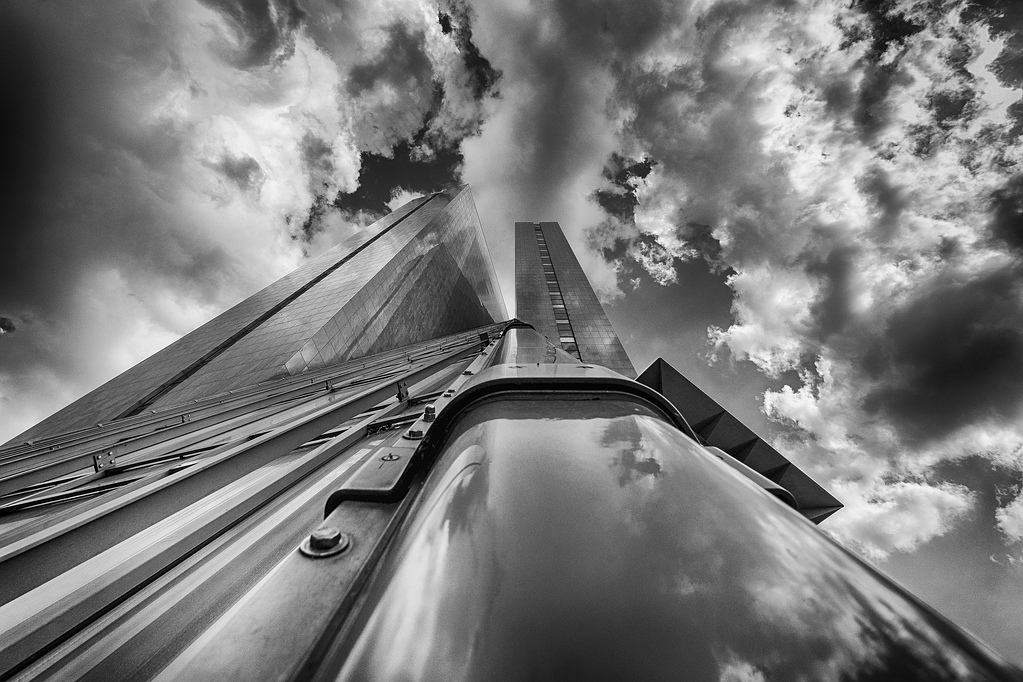 comp_Pyramide 12c SW Vollständig HDR Tiefe 2(P1190820).jpg