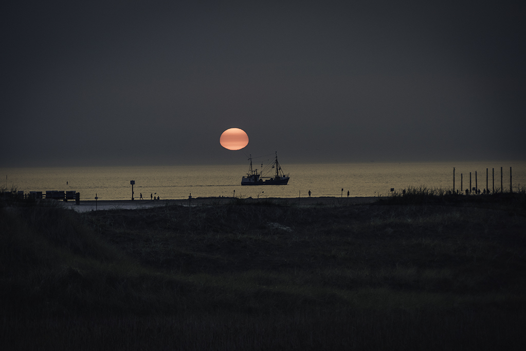 sundown with trawler-klein.jpg