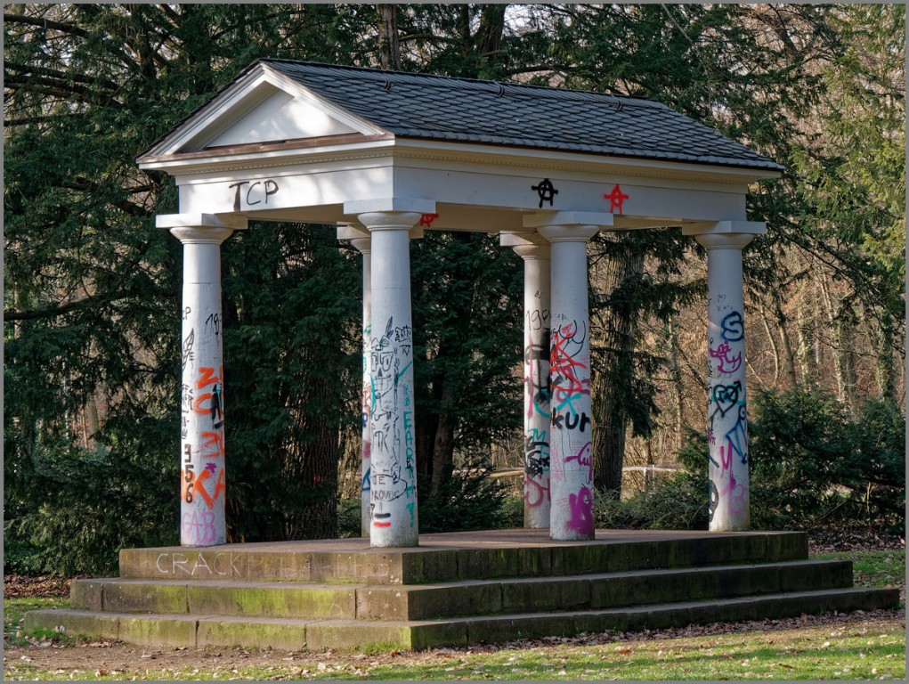 Weinbrennertempel_1200px.jpg