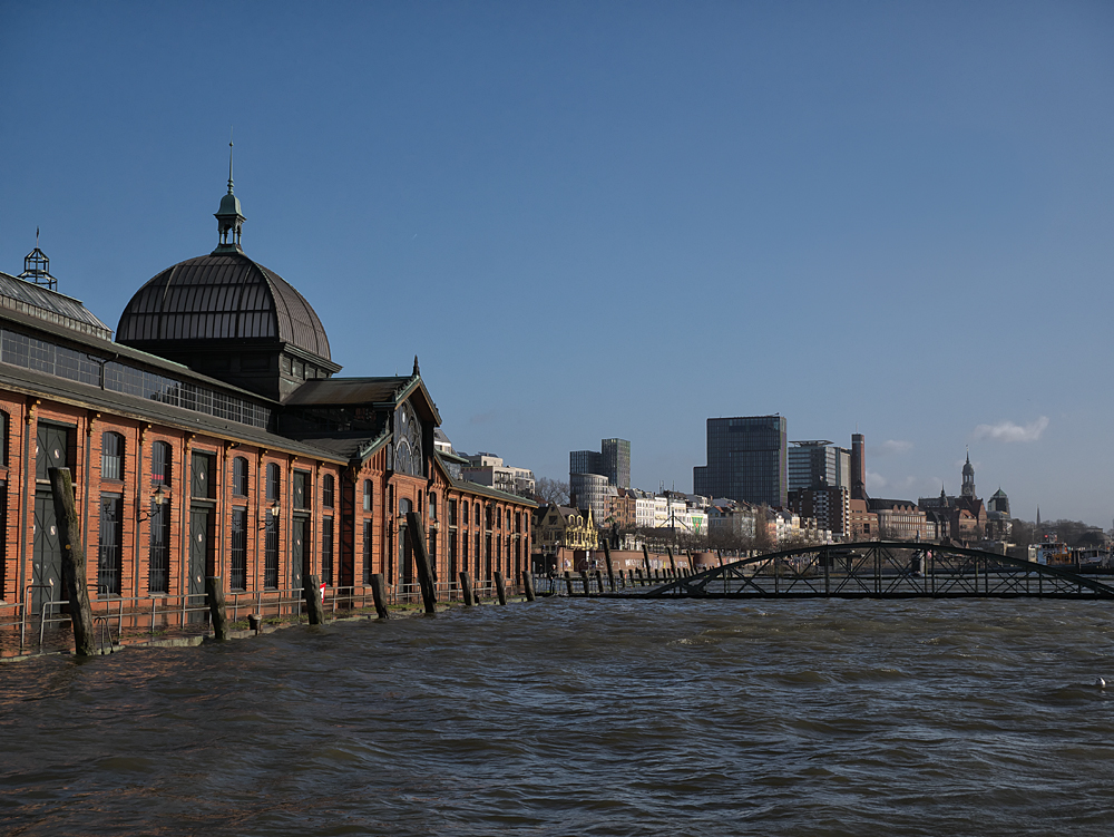 17_02_Hamburg_Hafen_Fischmarkt_Sturmflut_13.jpg