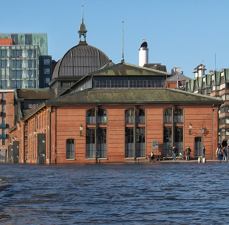 17_02_Hamburg_Hafen_Fischmarkt_Sturmflut_01.jpg