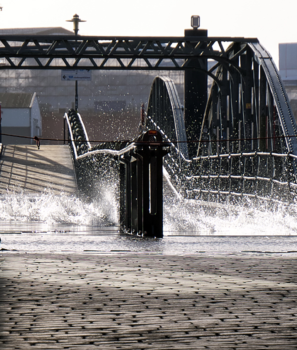17_02_Hamburg_Hafen_Fischmarkt_Sturmflut_06.jpg