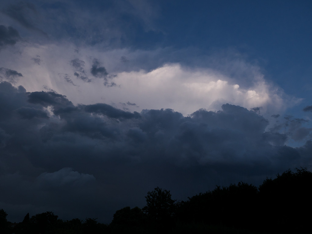 27_06_Harburg_Wolken_01.jpg