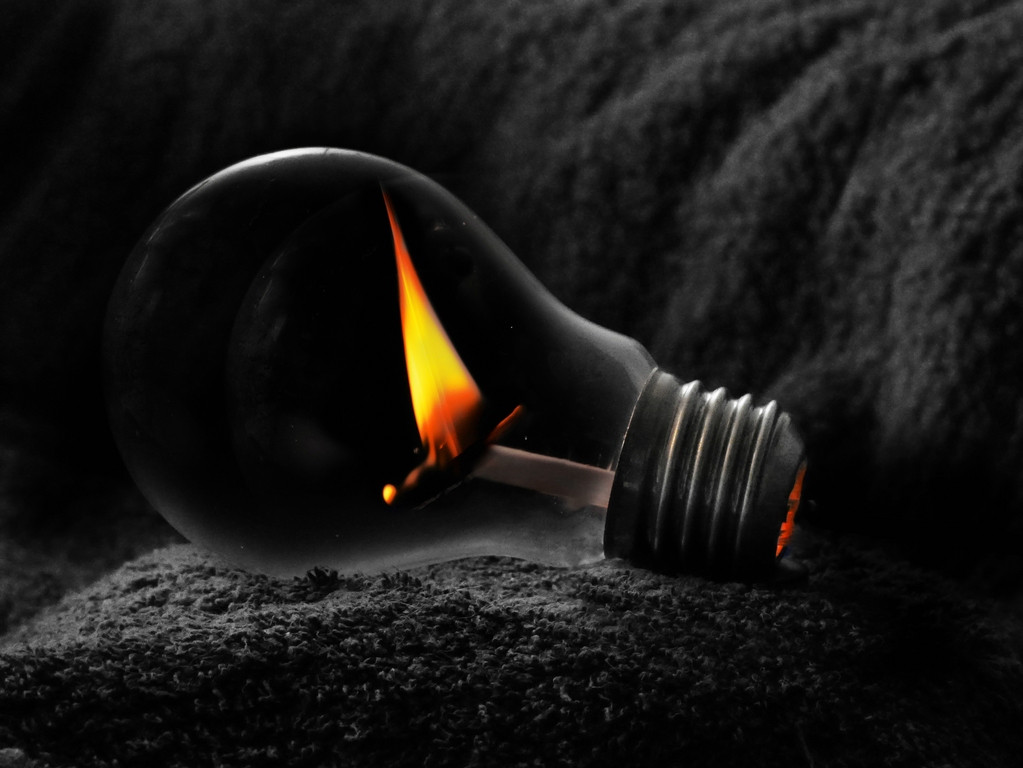 comp_P2210166-Flame in Glühbirne-4.jpg