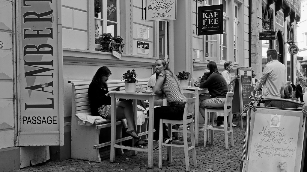 Draußen am Cafe.JPG