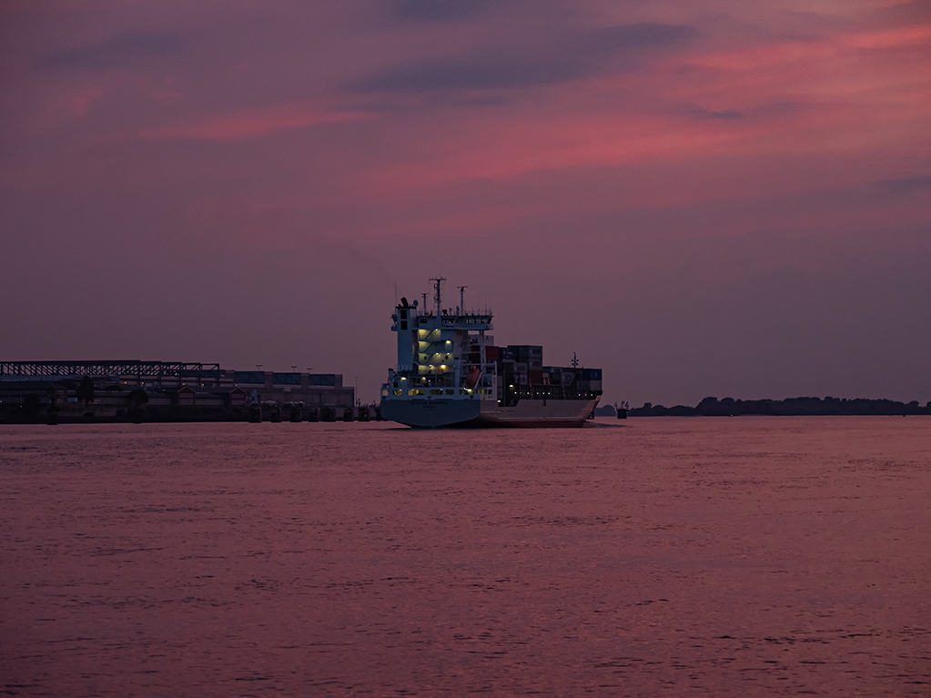 goodbye Hamburg-klein.jpg