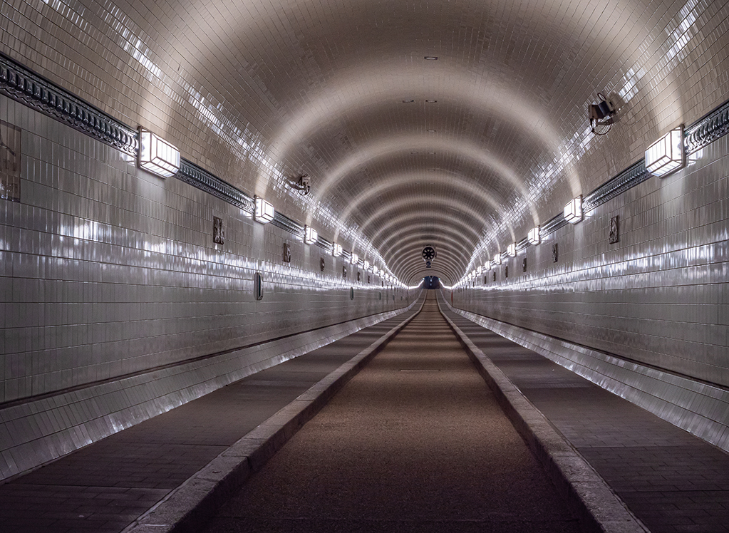 alter Elbtunnel-2-klein.jpg