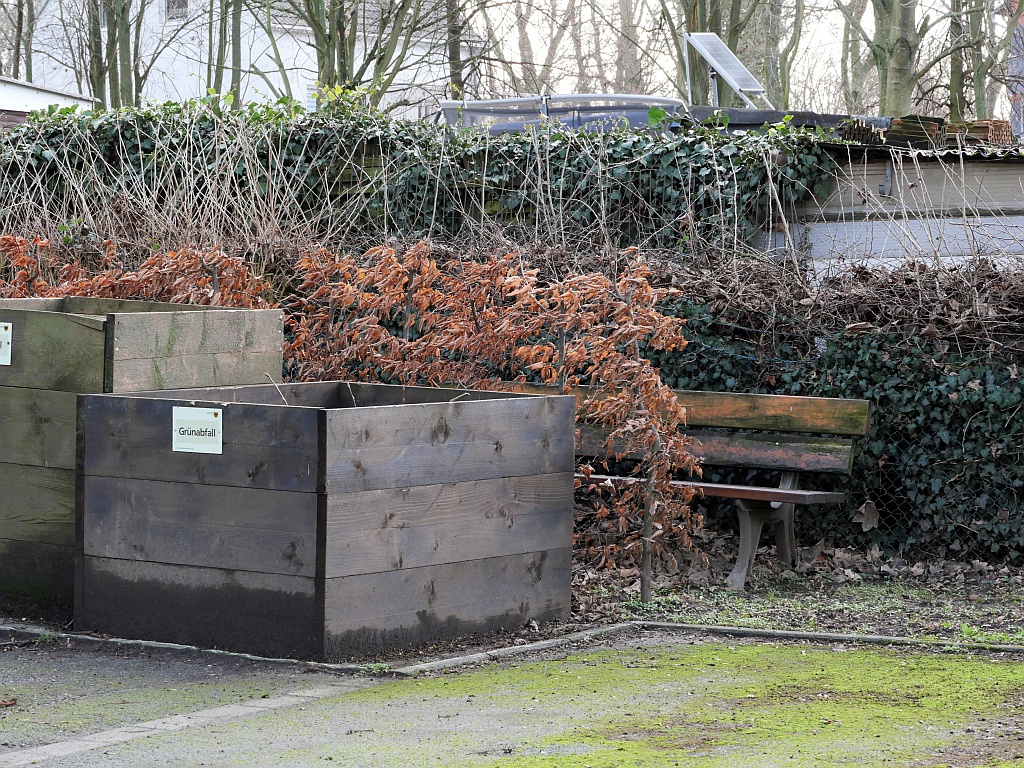 Sichtschutz für Trauergäste.JPG