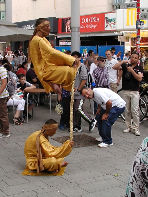 Köln - Street in der City.jpg