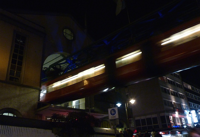Schwebebahn(3).jpg