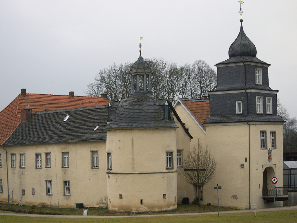 Schloss_Martfeld_3.jpg