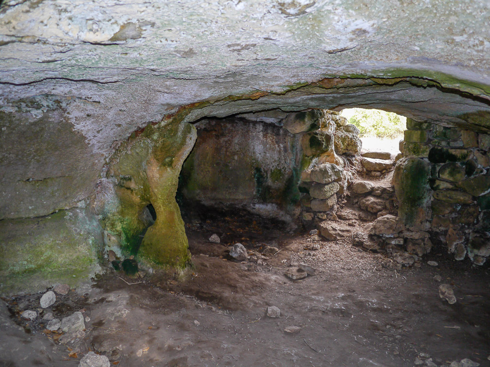 PraehistorischeHoehle.jpg