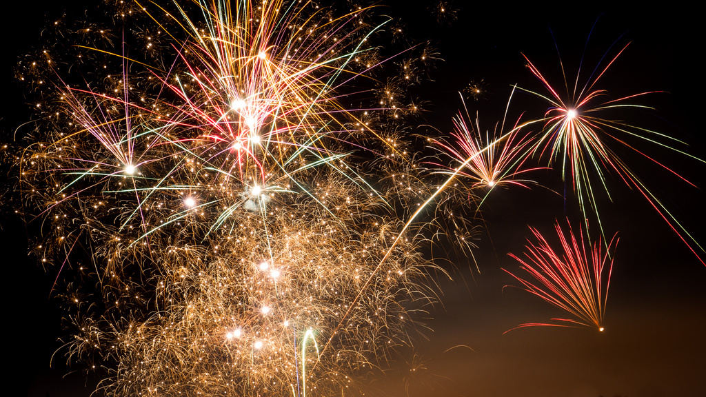 Feuerwerk_available.jpg