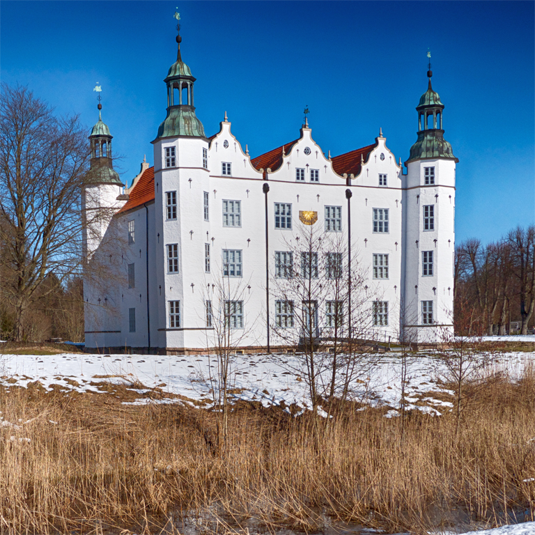 Schloß Ahrensburg.jpg