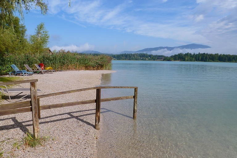 P1090964 Einsamer Traumstrand am Faaker See.JPG