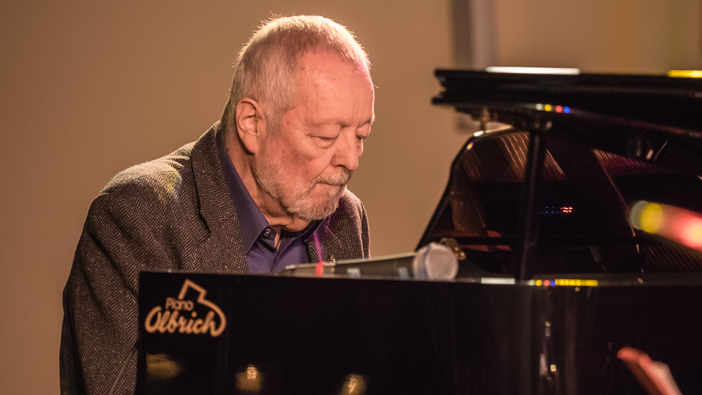 PrayJazz-2010496.jpg