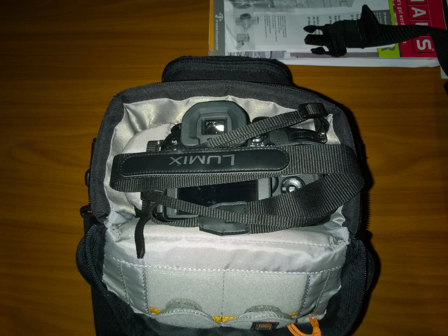 LOWEPRO NOVA 140AW_4.jpg
