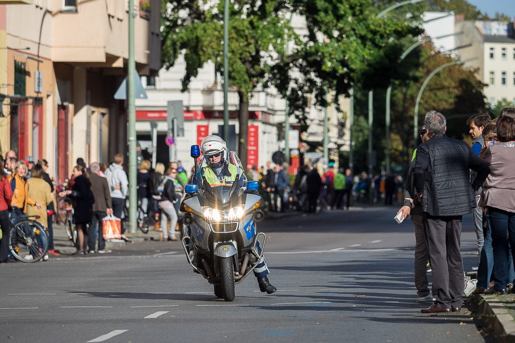 1 Marathon - sie kommen.JPG